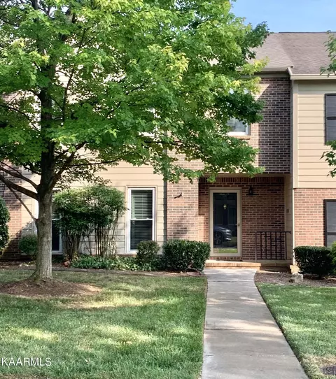 8740 Aragon Ln, Knoxville, TN 37923