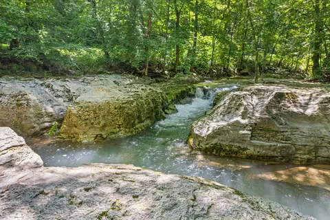 1 Bryant Hollow Rd, Cunningham, TN 37052