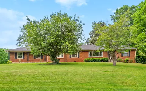 3 Hillwood Ct, Clarksville, TN 37043