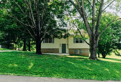 2376 Candyland Dr, Cookeville, TN 38506