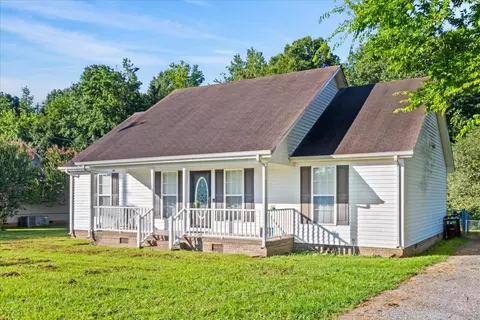 19 Pebble Creek Dr, Fayetteville, TN 37334
