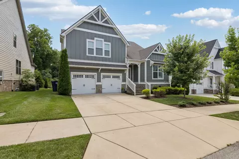 2717 Cloister Ln, Thompsons Station, TN 37179