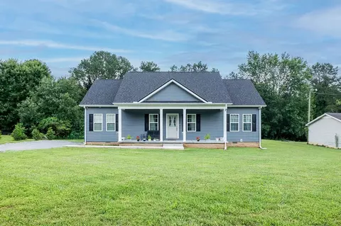582 Hennessee Ave, Morrison, TN 37357