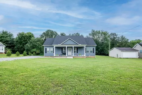 Exterior - 582 Hennessee Ave, Morrison, TN 37357 photo 4 of 8
