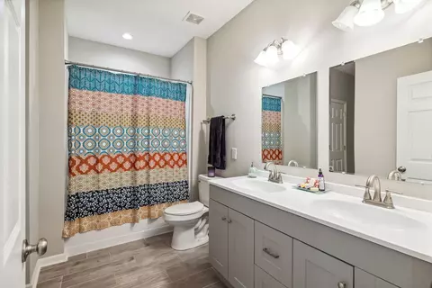 Bath - 582 Hennessee Ave, Morrison, TN 37357 photo 1 of 2