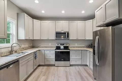 Kitchen - 582 Hennessee Ave, Morrison, TN 37357 photo 4 of 4