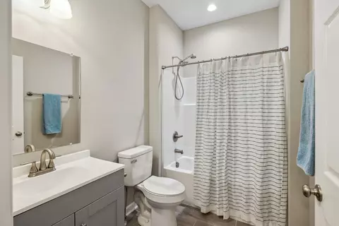 Bath - 582 Hennessee Ave, Morrison, TN 37357 photo 2 of 2