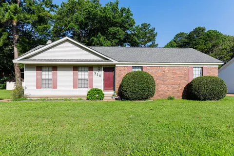 315 Henderson Rd, Jackson, TN 38305