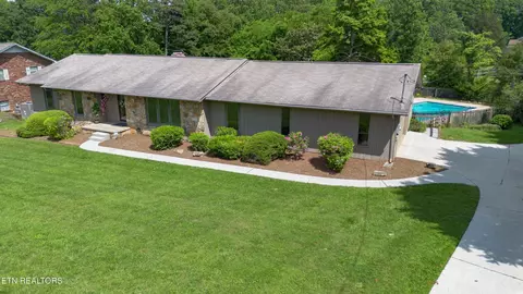 324 Trossachs Ln, Knoxville, TN 37922