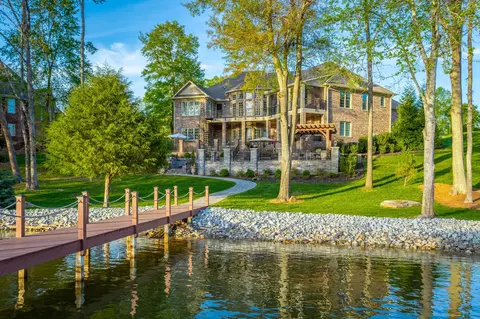 10945 Bridgestone Dr, Soddy Daisy, TN 37379