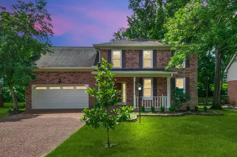7840 Harpeth View Dr, Nashville, TN 37221