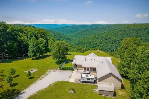 730 Wigwam St, Sparta, TN 38583