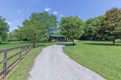 2361 Gideon Rd, Greenbrier, TN 37073