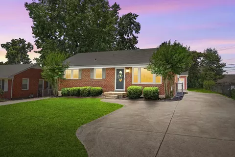 224 Clearview Dr, Clarksville, TN 37043