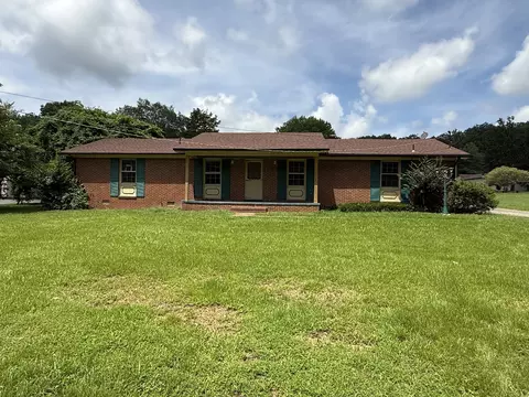 125 Benco Ln, Camden, TN 38320