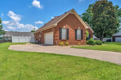 Exterior - 919 Compton Rd, Murfreesboro, TN 37130 photo 6 of 7
