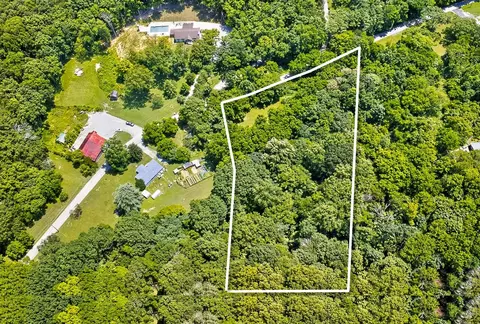 220 Hurt Rd, Hendersonville, TN 37075