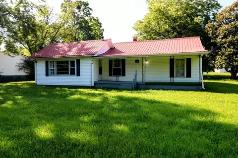 289 Long St W, Mcewen, TN 37101