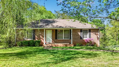 577 Briarwood Dr, Clarksville, TN 37040