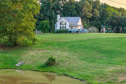 3275 York Landing Rd, Woodlawn, TN 37191