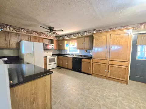 Kitchen - 6579 Vervilla Rd, Morrison, TN 37357 photo 1 of 3