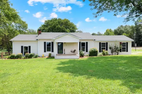 745 Whitaker Rd, Shelbyville, TN 37160