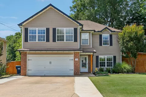 1525 Clayton Dr, Smyrna, TN 37167