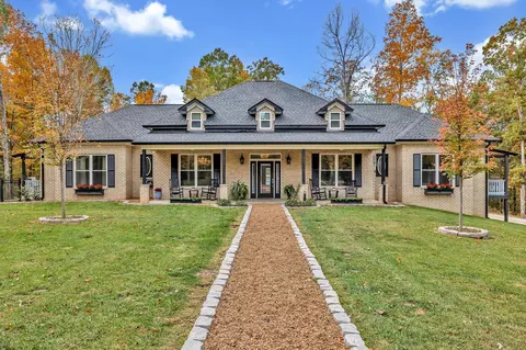 230 Anchor Dr, Waverly, TN 37185