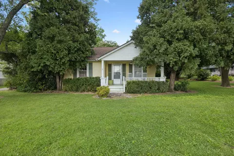 606 W Main St, Smithville, TN 37166