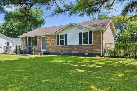 8124 Cooper Dr, Murfreesboro, TN 37129 photo 2