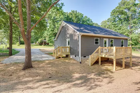 1004 Northside Dr, Dickson, TN 37055 photo 2