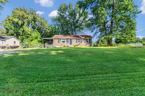 800 Pollard Rd, Clarksville, TN 37042