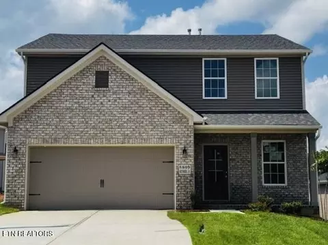 8809 Keenberg Ln, Knoxville, TN 37931