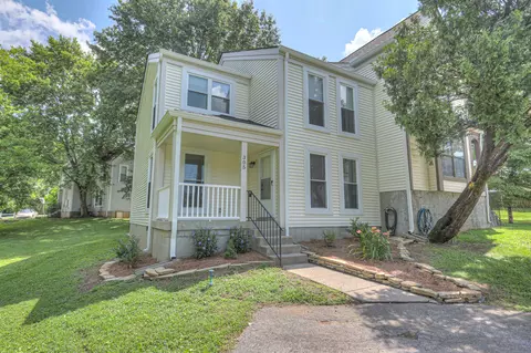 305 Rachels Ct E, Hermitage, TN 37076