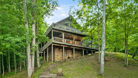 490 Rockview Dr, Spring City, TN 37381