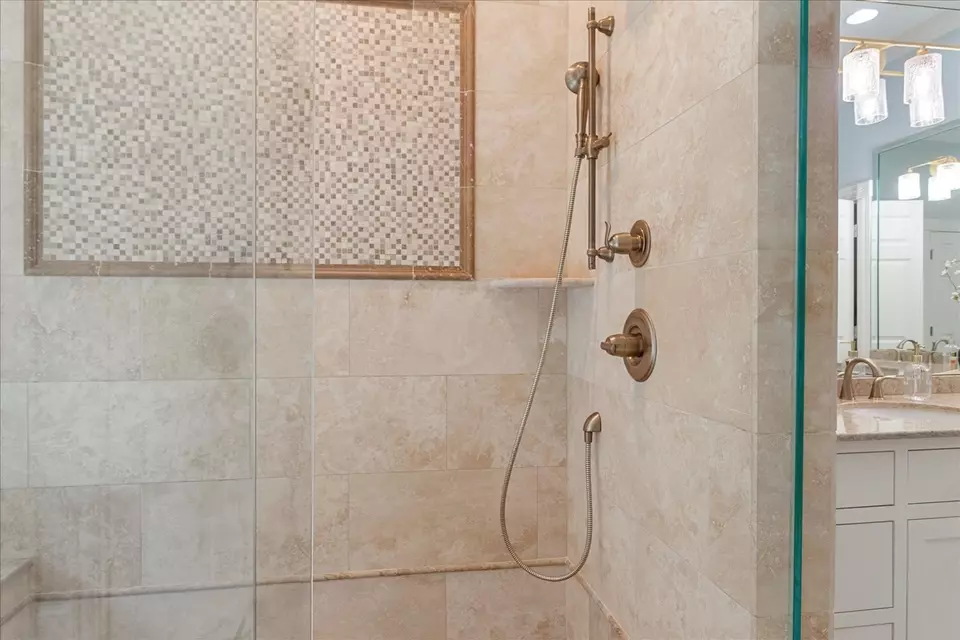 Bath - 234 Pelham Dr, Brentwood, TN 37027 photo 6 of 7