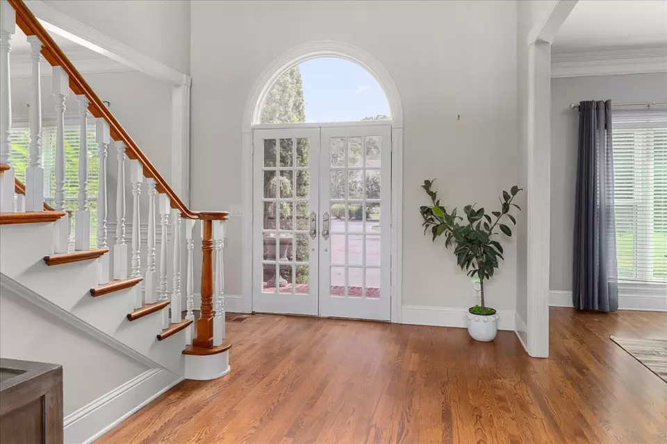 Entry Way - 234 Pelham Dr, Brentwood, TN 37027 photo 4 of 8