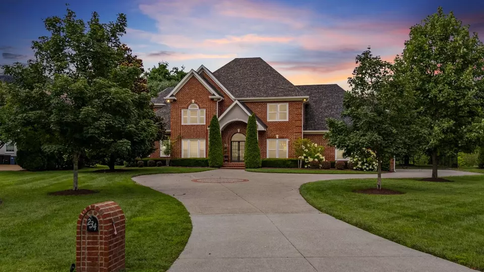 Exterior - 234 Pelham Dr, Brentwood, TN 37027 photo 3 of 12
