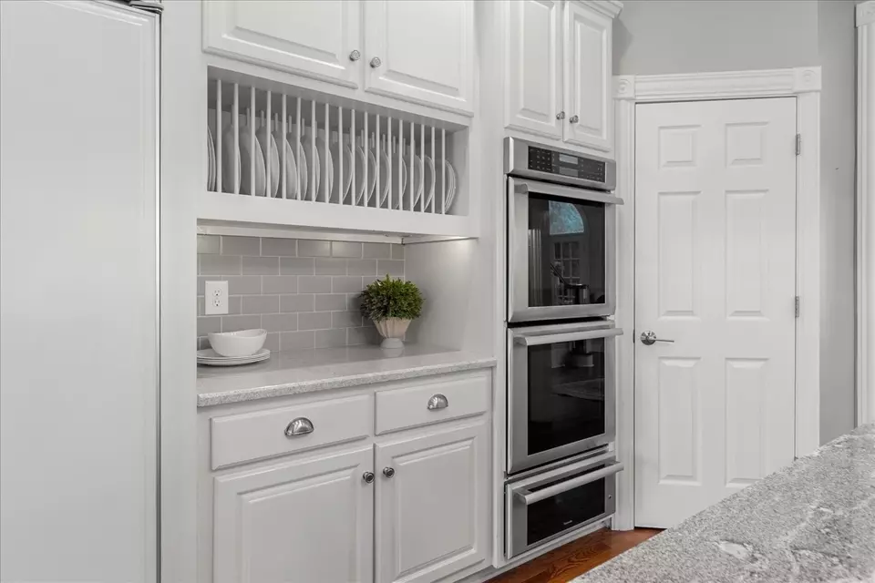 Kitchen - 234 Pelham Dr, Brentwood, TN 37027 photo 6 of 7