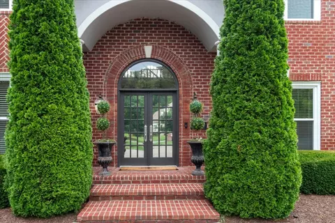 Entry Way - 234 Pelham Dr, Brentwood, TN 37027 photo 1 of 8