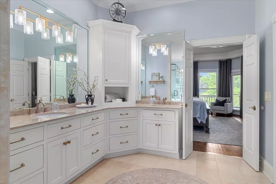 Bath - 234 Pelham Dr, Brentwood, TN 37027 photo 5 of 7