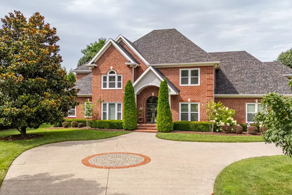 Exterior - 234 Pelham Dr, Brentwood, TN 37027 photo 4 of 12