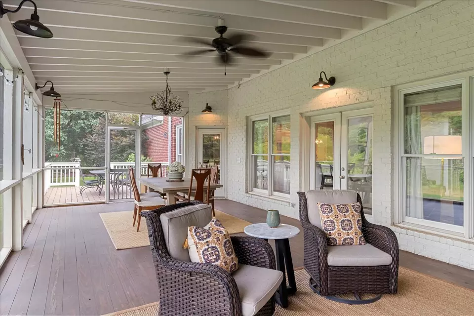 Exterior - 234 Pelham Dr, Brentwood, TN 37027 photo 9 of 12