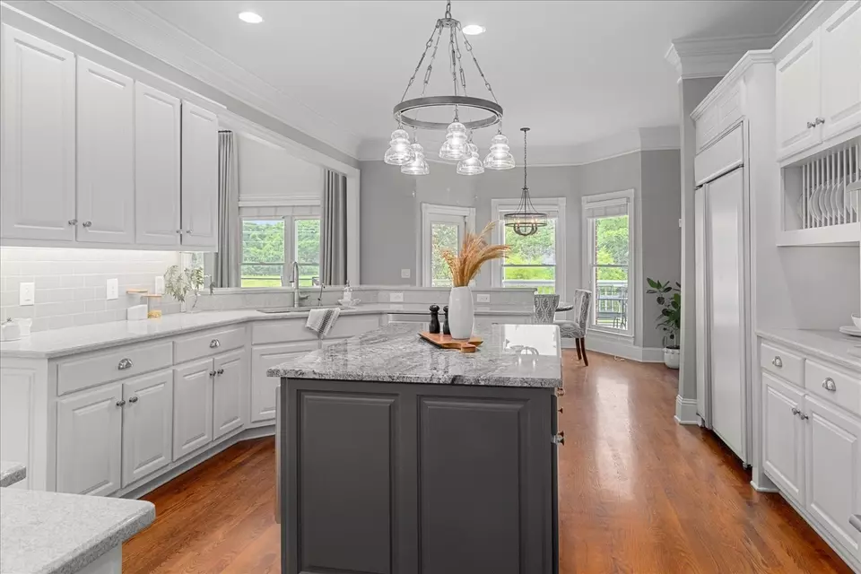 Kitchen - 234 Pelham Dr, Brentwood, TN 37027 photo 3 of 7