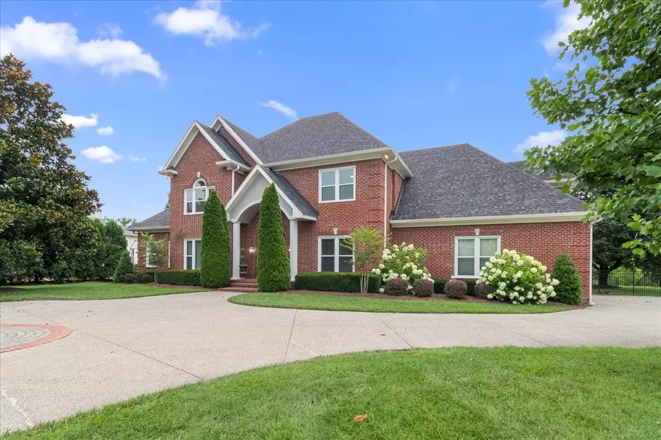 Exterior - 234 Pelham Dr, Brentwood, TN 37027 photo 10 of 12