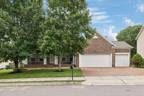 Exterior - 6014 Thrush Ct, Spring Hill, TN 37174 photo 2 of 23
