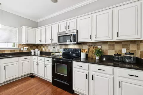 Kitchen - 6014 Thrush Ct, Spring Hill, TN 37174 photo 4 of 8