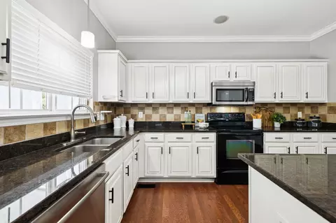 Kitchen - 6014 Thrush Ct, Spring Hill, TN 37174 photo 8 of 8