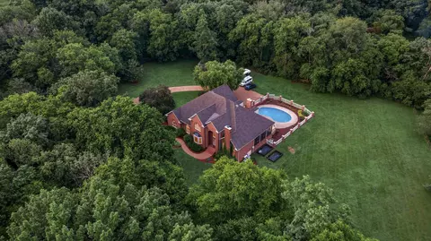 1018 Jensen Ln, Hendersonville, TN 37075