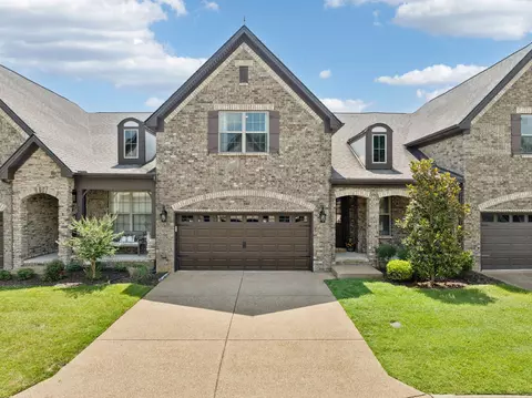 182 Village Cir, Lebanon, TN 37087